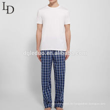 Loser, bequemer, atmungsaktiver, karierter Herren Pyjama